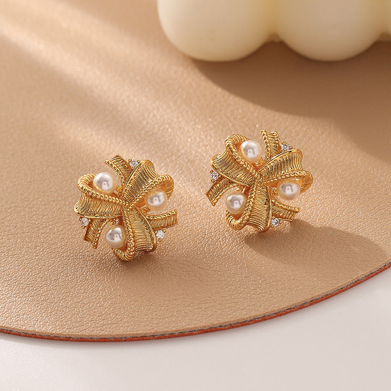 French Vintage Pearl Studs – Elegant Textured Metal & Zircon Design