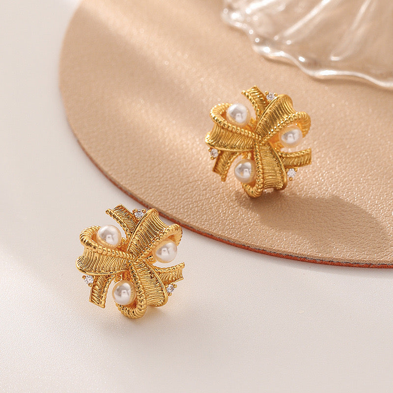 French Vintage Pearl Studs – Elegant Textured Metal & Zircon Design