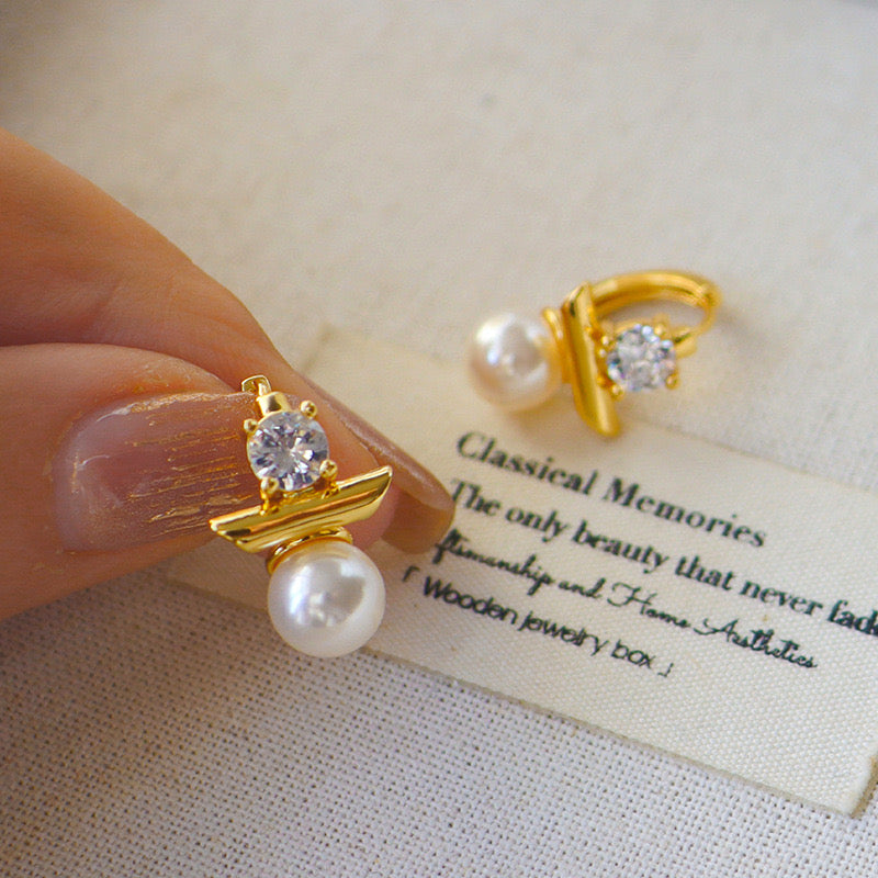 Luxury Zircon Pearl Earrings – Elegant & Versatile Design