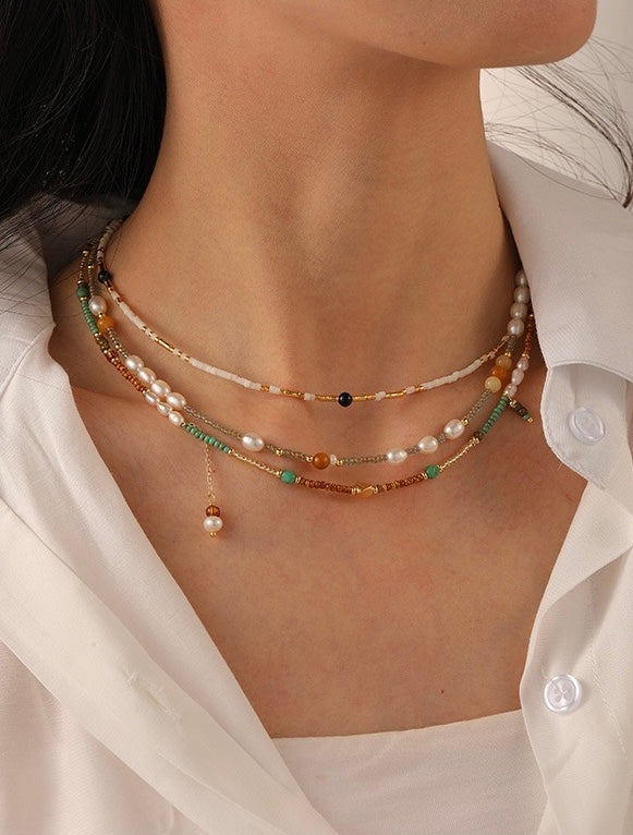 Trendy Beaded Necklace with Pearl – Colorful and Versatile Design